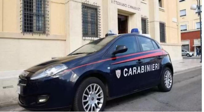 Violento con moglie e figli, allontanamento da casa e braccialetto elettronico