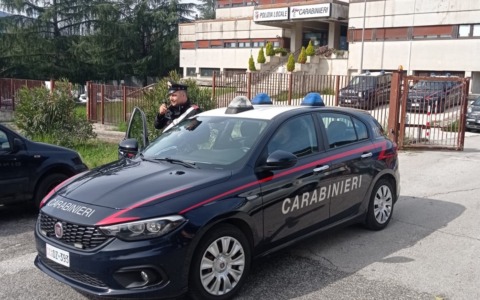  Violenza in famiglia e maltrattamenti continuati, arrestato un uomo