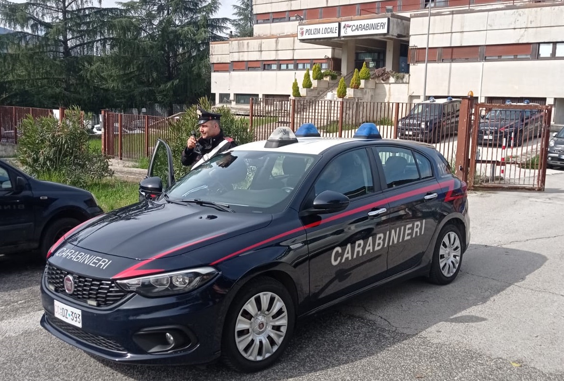  Violenza in famiglia e maltrattamenti continuati, arrestato un uomo