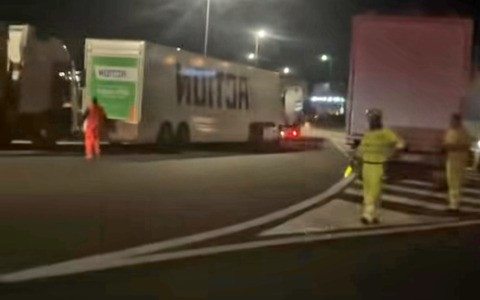 La protesta dei Tir si allarga, code anche a Formia ed Anagni. Blocchi e scaffali vuoti