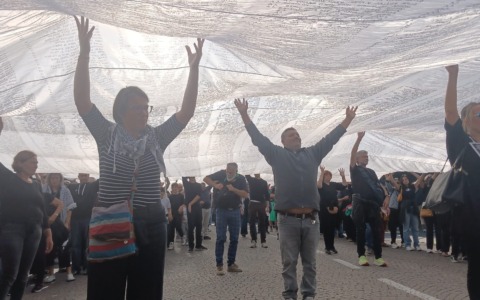 Ad Alessandria il Sudario con i nomi dei bimbi di Gaza per non dimenticare