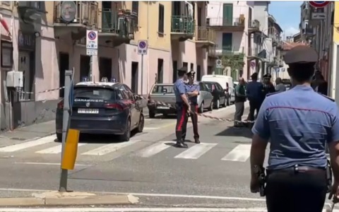 Agguato a colpi di pistola nel centro di Chivasso: due misure cautelari per tentato omicidio con matrice mafiosa