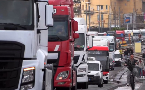 Dal Governo, aiuti per 175 milioni agli autotrasportatori per il caro gasolio
