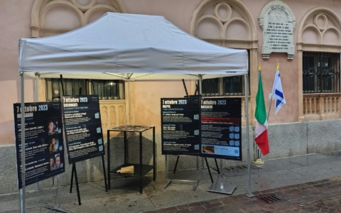 Alessandria ha ricordato le vittime dei massacri del 7 ottobre davanti alla sinagoga