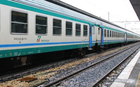 Alta velocità, problemi sulla linea Bologna-Firenze: ritardi fino a 30 minuti