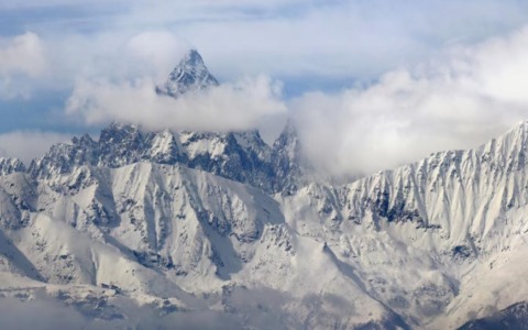 Analisi e monitoraggio dei crolli rocciosi sulle vette alpine del territorio piemontese