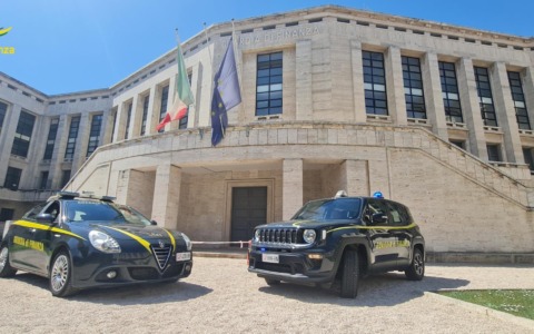 Antiriciclaggio, Compro Oro sospeso per 30 giorni: sanzioni fino a 244mila euro