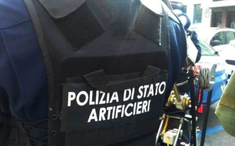 Arezzo, ordigno bellico ritrovato davanti a una chiesa