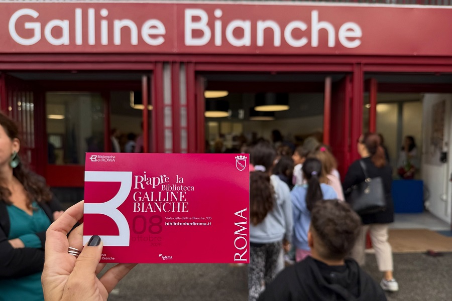 Biblioteche, riapre Galline Bianche a Labaro: spazi rinnovati per leggere, studiare e socializzare