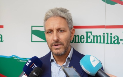Bocciata la legge regionale sugli affitti brevi, le reazioni