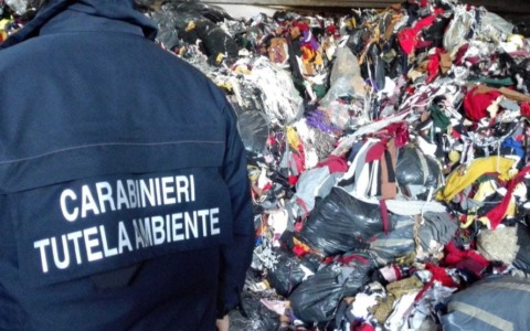 Business dei rifiuti bruciati a Lucca: 13 indagati