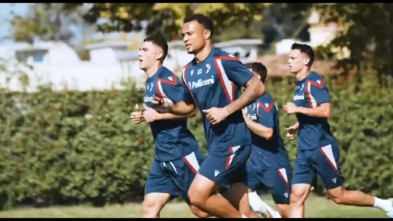 Calcio, il Bologna al completo con un  Darmian in più