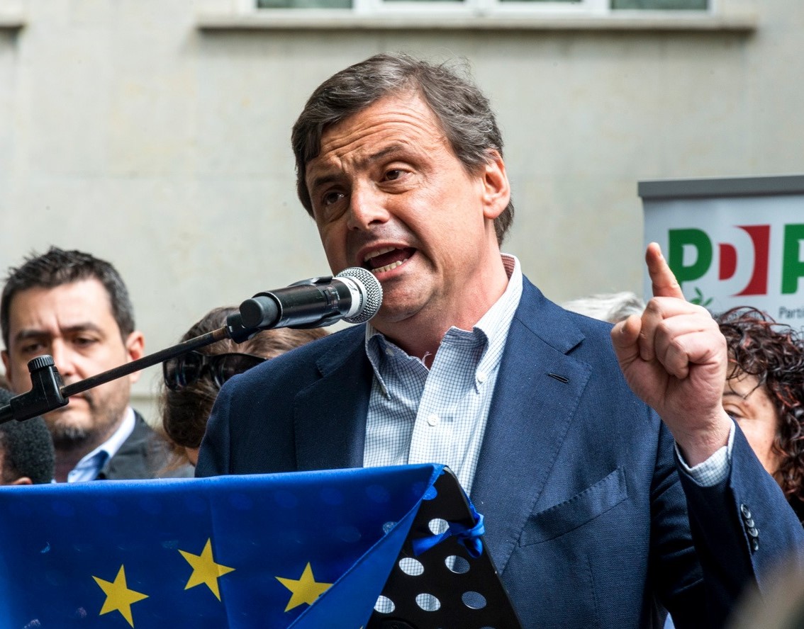 Calenda aderisce allo sciopero della fame per Oleshky