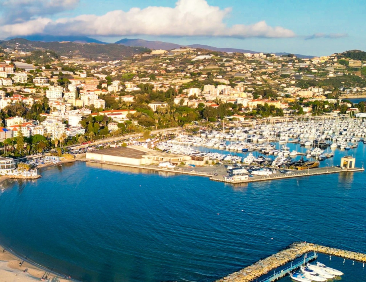 Divieto di balneazione in 12 tratti della costa di Sanremo