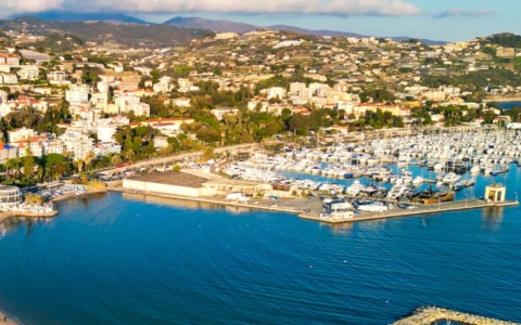 Divieto di balneazione in 12 tratti della costa di Sanremo