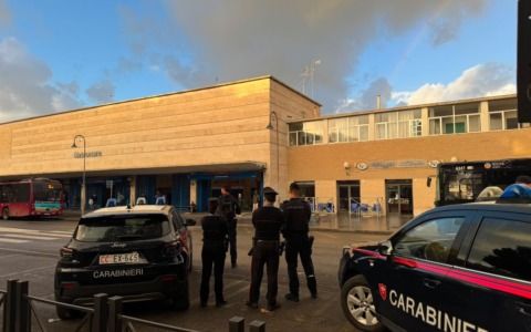 Droga in una cassaforte ad Ostia, arrestata una donna