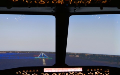 Emirates cerca piloti e assistenti di volo nell’area milanese