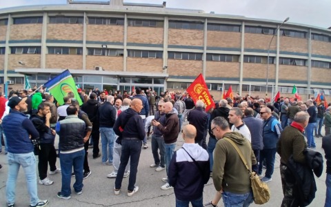 Ex Ilva: sciopero e assemblea pubblica davanti allo stabilimento di Novi Ligure