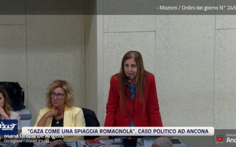 “Gaza come una spiaggia romagnola”. E scoppia il caso politico ad Ancona – VIDEO