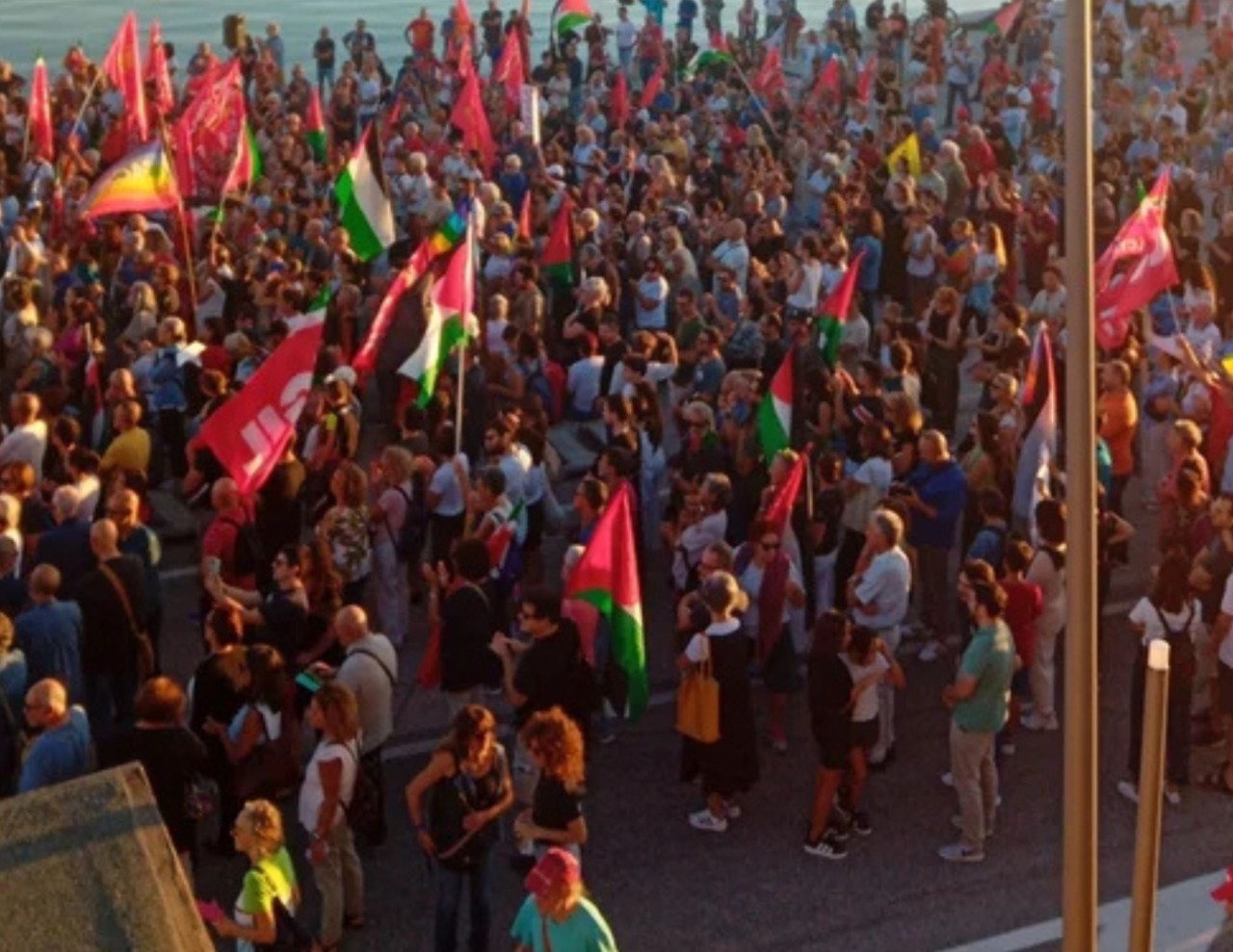 Giornalista allontanato dal corteo pro Palestina a Parma