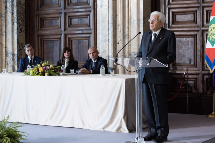 Giorni della ricerca Airc al Quirinale, Mattarella contro le fake news sui vaccini