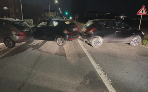 I carabinieri recuperano sei auto rubate e lasciate in mezzo alla strada
