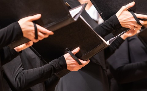 Il coro NovArmonia incontra Durighello a Porto San Giorgio
