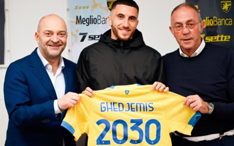 Il Frosinone blinda Ghedjemis fino al 2030