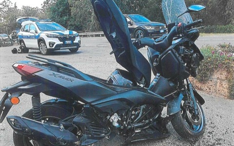 Incidente in scooter sulla via Emilia, grave un 17enne di San Lazzaro
