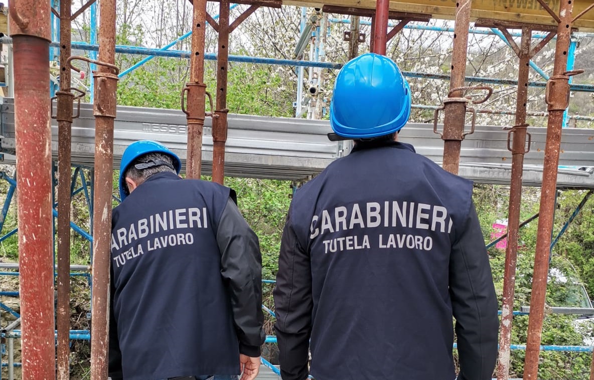 Irregolarità in un cantiere post sisma, ingegnere e imprenditore denunciati