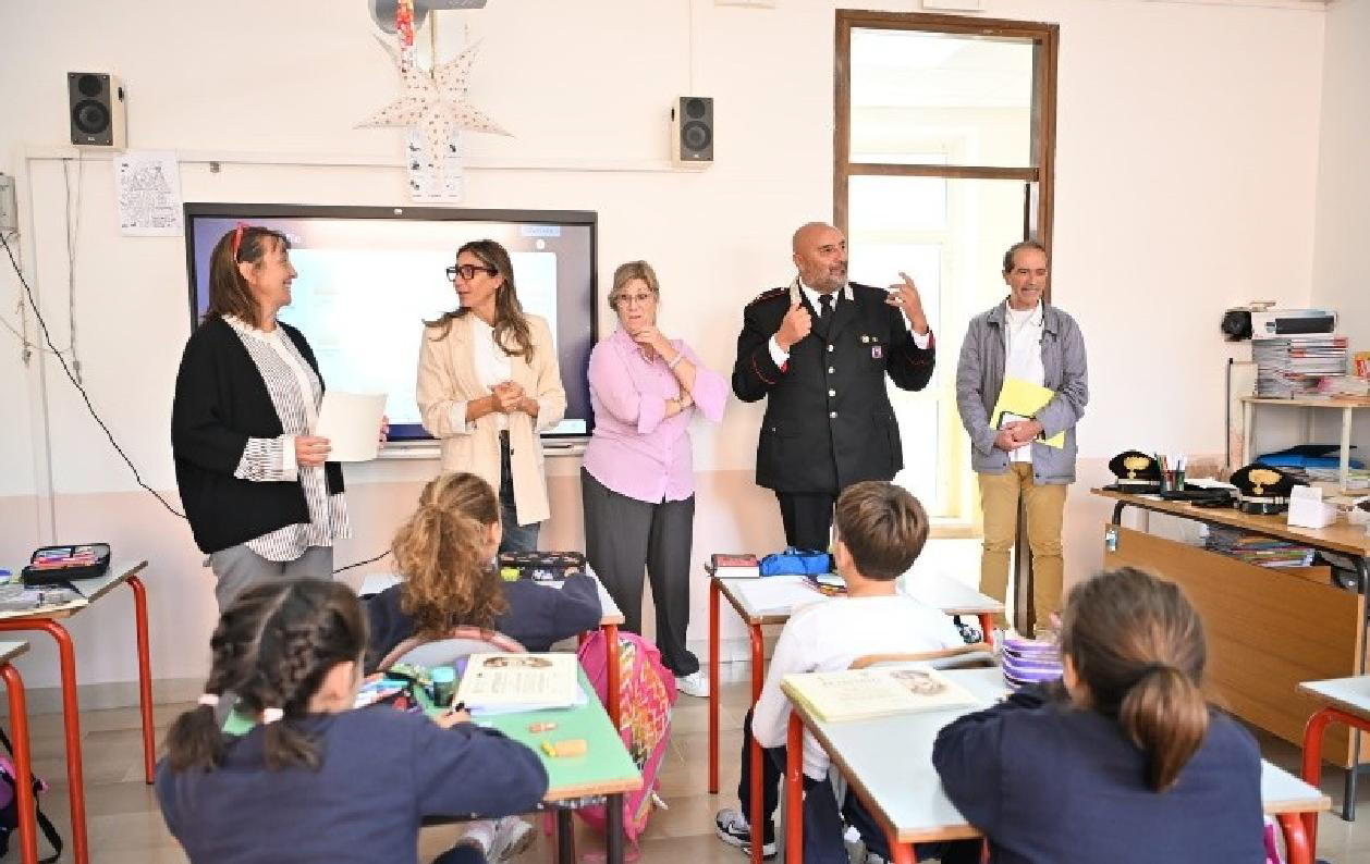 L’Arma dei Carabinieri e la scuola uniti nel ricordo di Salvo D’Acquisto: consegnati gli attestati agli studenti del plesso “Mazzini”.