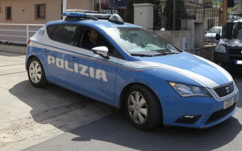 Livorno, uomo aggredito con la mazza da baseball: tre arresti
