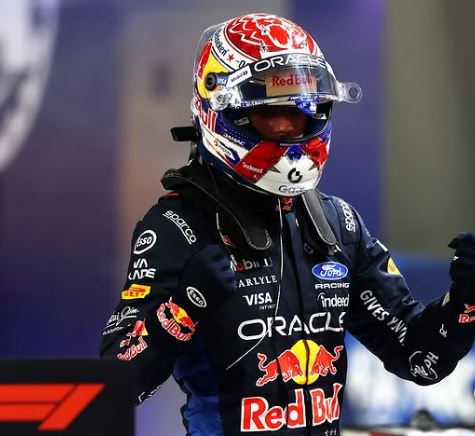Max Verstappen trionfa a Singapore