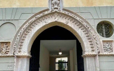 Mediobanca cede in Borsa dopo il rilancio di Intesa su Mps