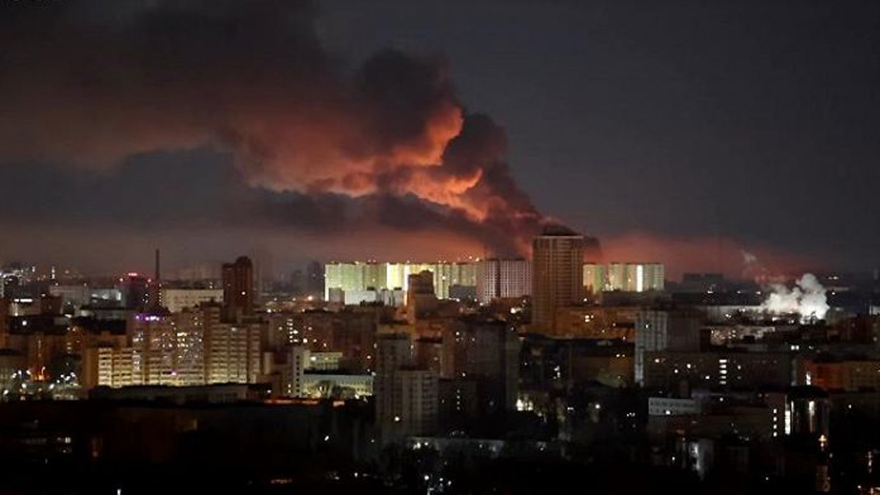 Mosca invita gli stranieri a lasciare Kiev, allerta sugli attacchi