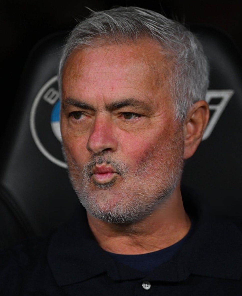 Real Madrid, Mourinho riaccende la guerra agli arbitri