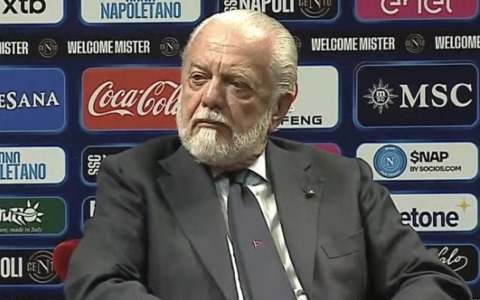 Napoli, De Laurentiis: “Finalmente si è rimesso a tre dietro”