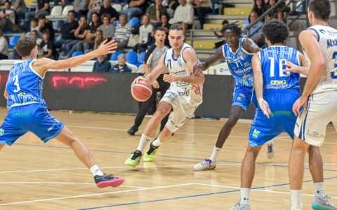 Primo stop per la Benacquista Latina. Roseto vince 108 a 93