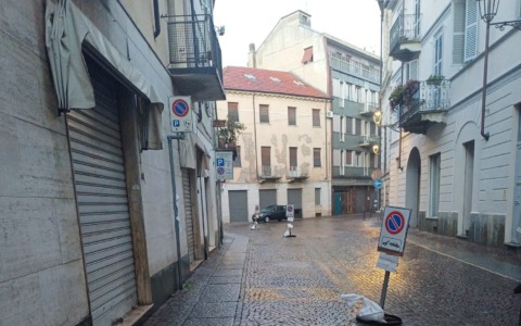 Prosegue la pulizia straordinaria nelle vie del centro di Casale Monferrato