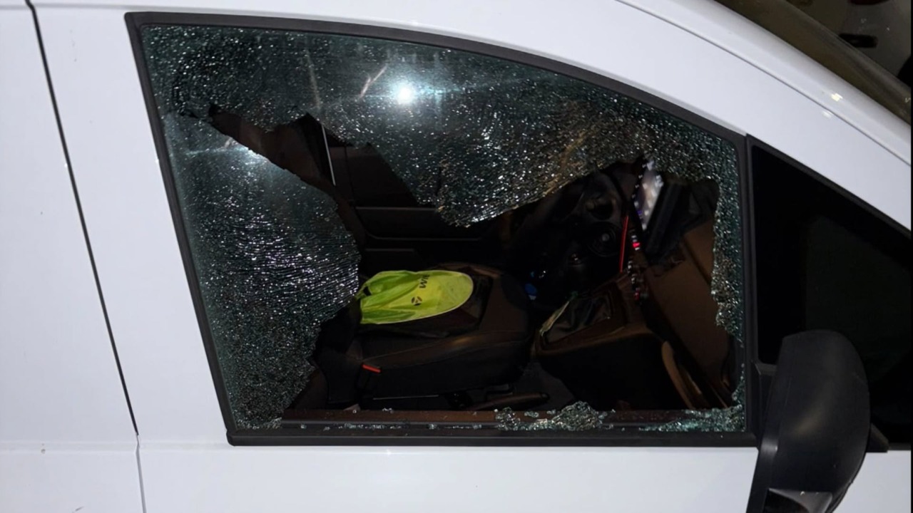 Raid vandalico in zona Mazzini, prese di mira una 30ina di auto