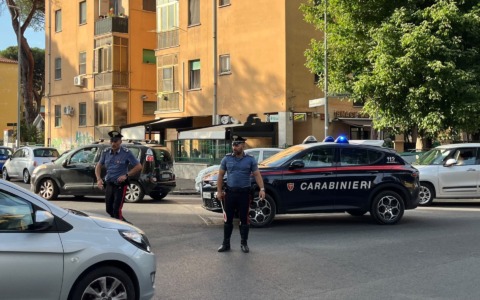 Rapina in farmacia, arrestati dai Carabinieri tre uomini