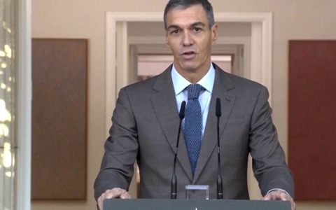 Sanchez lancia la sfida: si è dimesso e ora lancia la campagna per il voto del 29 novembre