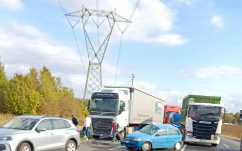Scontro fra auto e camion nella via di accesso all’Interporto, morto 52enne