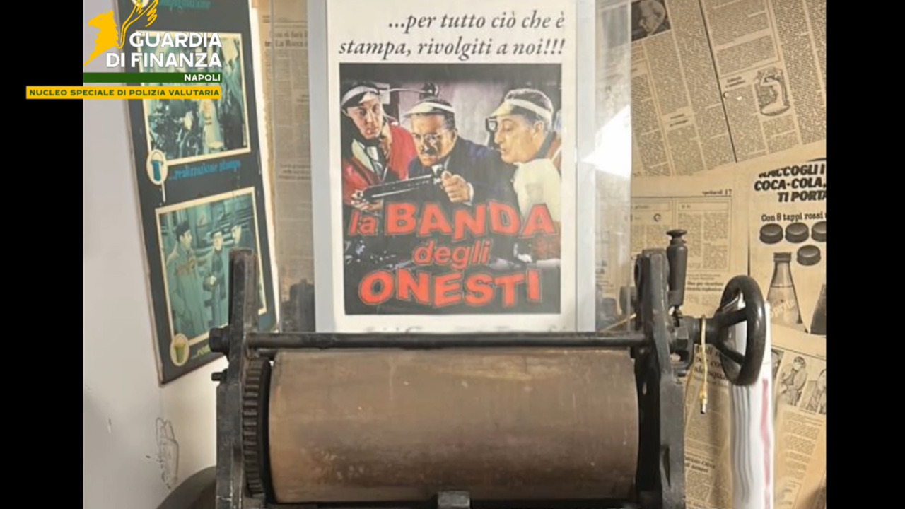 Scoperta a Napoli una stamperia clandestina con 12mila banconote false