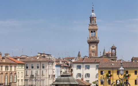 Sensibilizzazione sulla dislessia: Casale Monferrato giovedì illuminerà la torre civica