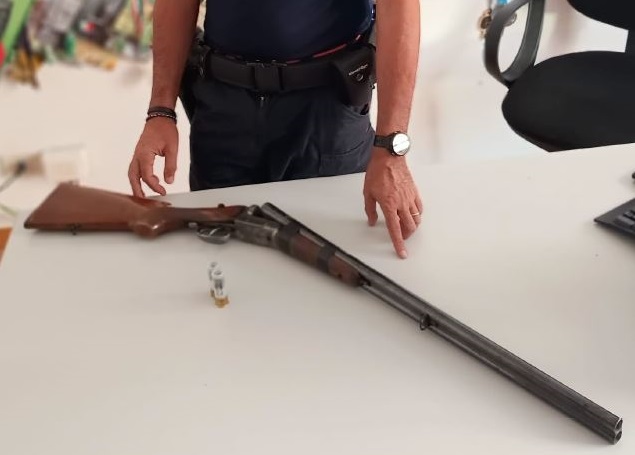 Sorpreso con un fucile durante una battuta di caccia illegale
