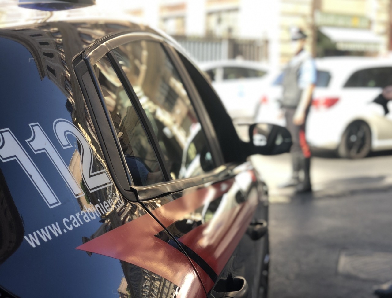 Sorpreso in strada con l’hashish e pronto allo spaccio, arrestato 26enne