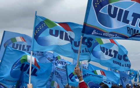 Sosta a pagamento senza tutele: la UILTuCS scende in piazza per i lavoratori