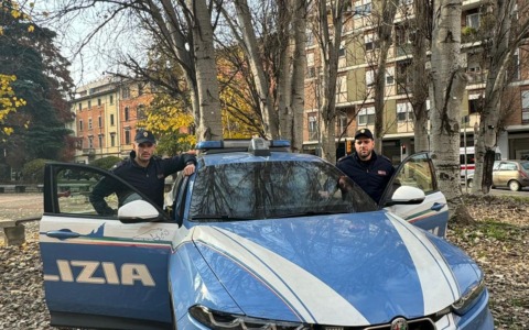 Stretta antidroga della Polizia a Bologna: tre arresti e una denuncia tra i Giardini Fava e la Bolognina