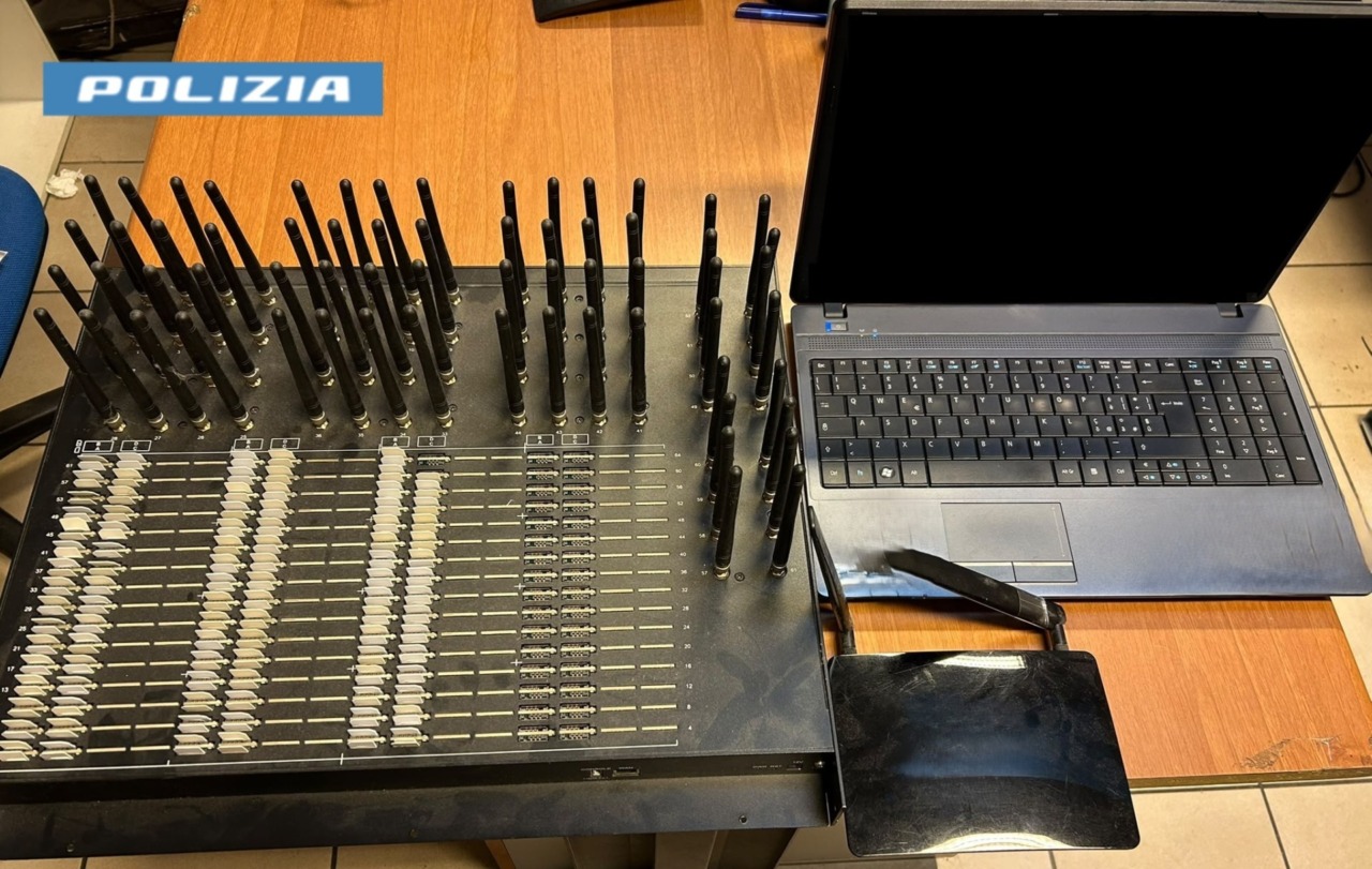 Torino, droga e apparecchiature informatiche sequestrate a Barriera Milano: denunciato un 39enne